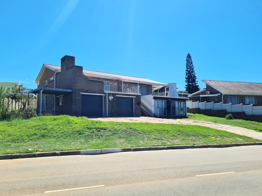 5 Bedroom Property for Sale in C Place Eastern Cape